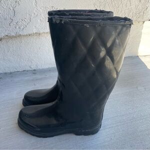 Dirty Laundry rain boots